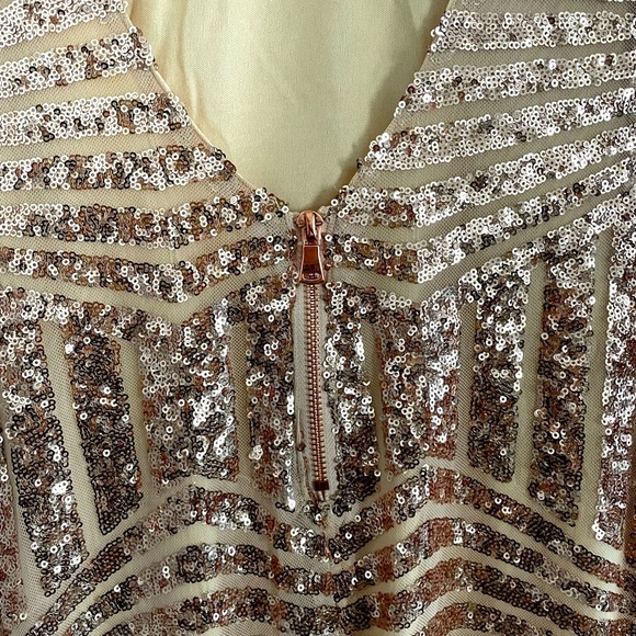 🎉Host Pick! Sequin Dress - Picture 9 of 11